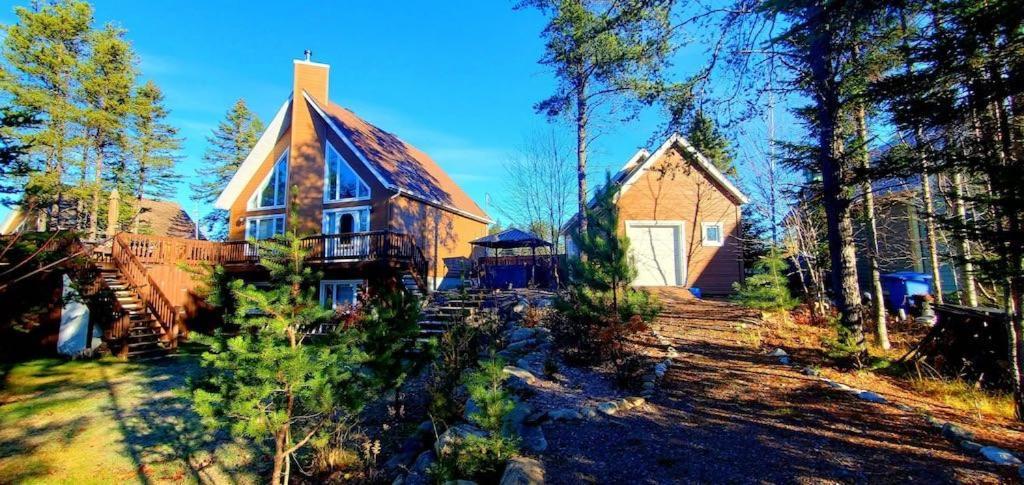 Amazing 3-Bedroom Entire Chalet-Sauna+Lakeview+Spa+Bbq Saint Come Kültér fotó