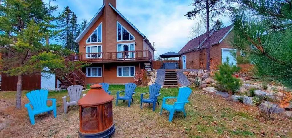 Amazing 3-Bedroom Entire Chalet-Sauna+Lakeview+Spa+Bbq Saint Come Kültér fotó